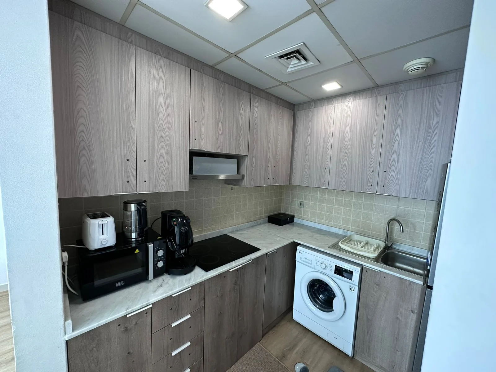 Marina View | Spacious Layout | Vacant Soon