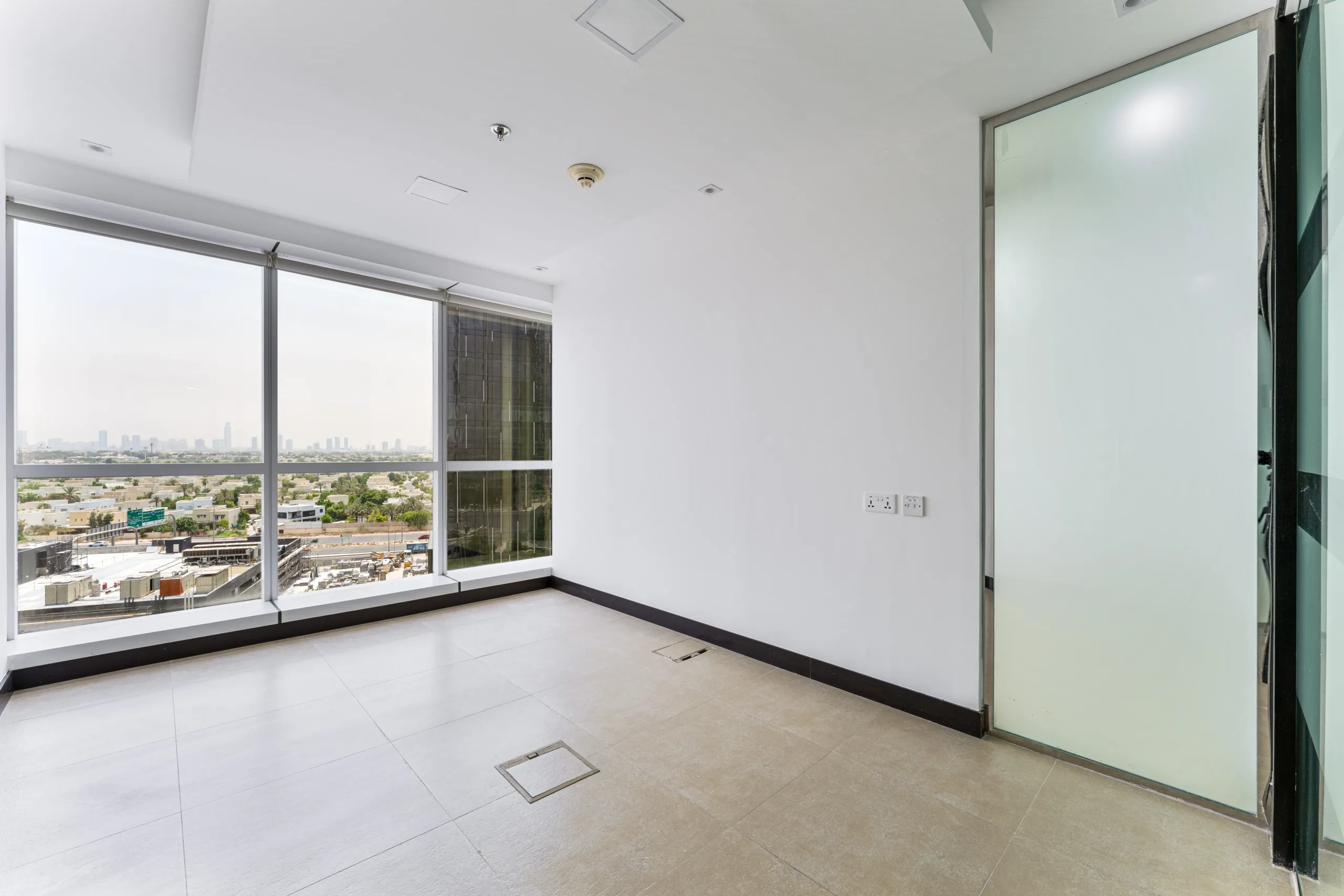 A Grade | Fully Fitted with 7 Rooms | Pantry