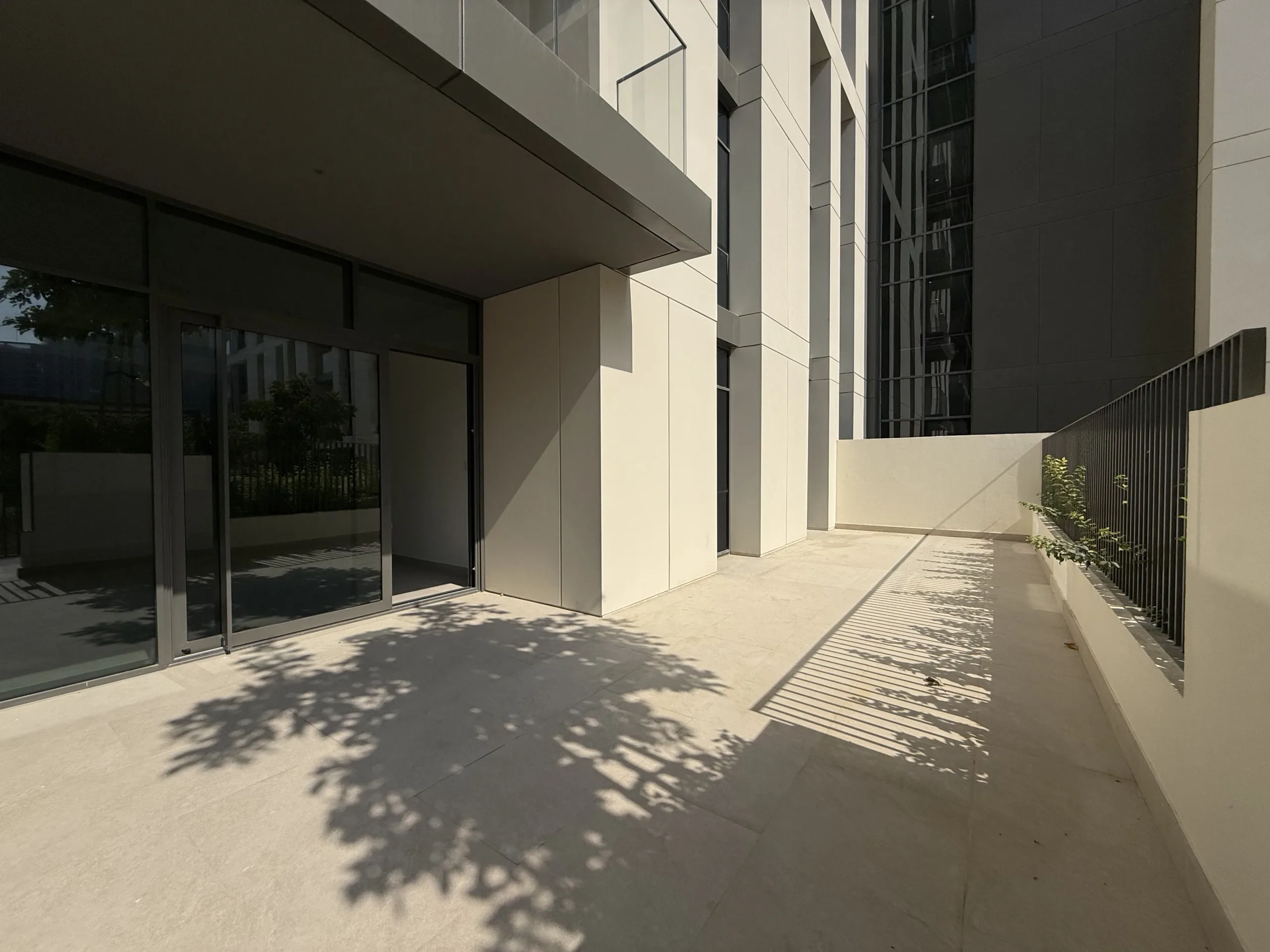 Brand New|Direct access to the pool|Near to Mall